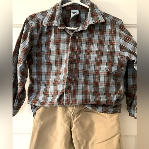 Great Holiday Outfit, Boys 4T button down plaid shirt and tan Jeans. - Picture 1 of 12